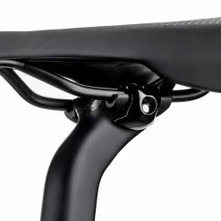 Rose D-Shape Tige De Selle Carbone I Recul 8 Mm I Longueur 400 Mm -Pneus et chambres à air Soldes B65CF1C73FCAFFCAC48CE1206AD3AB8F